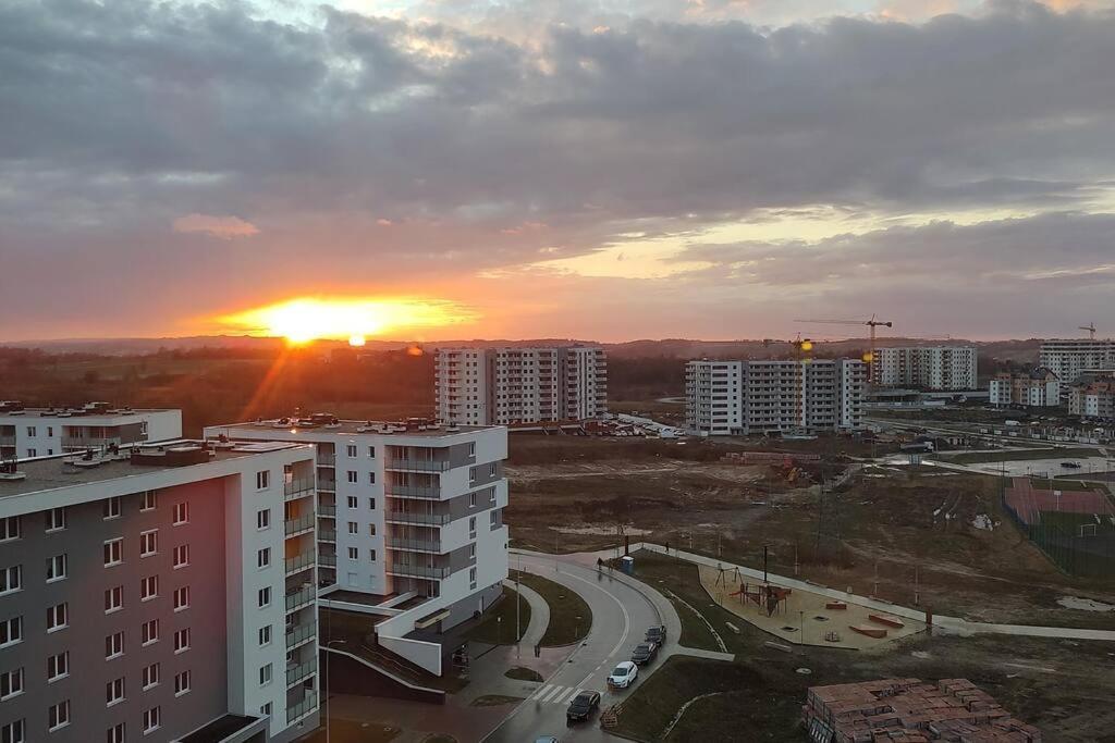 New Apartment Wolynska - Przestronny, Z Widokiem, Czysto, Parking, Balkon 热舒夫 外观 照片